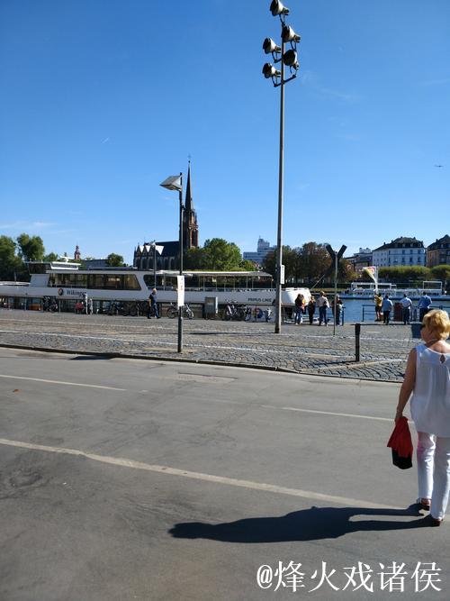 法兰克福状态平平，奥格斯堡表现起伏